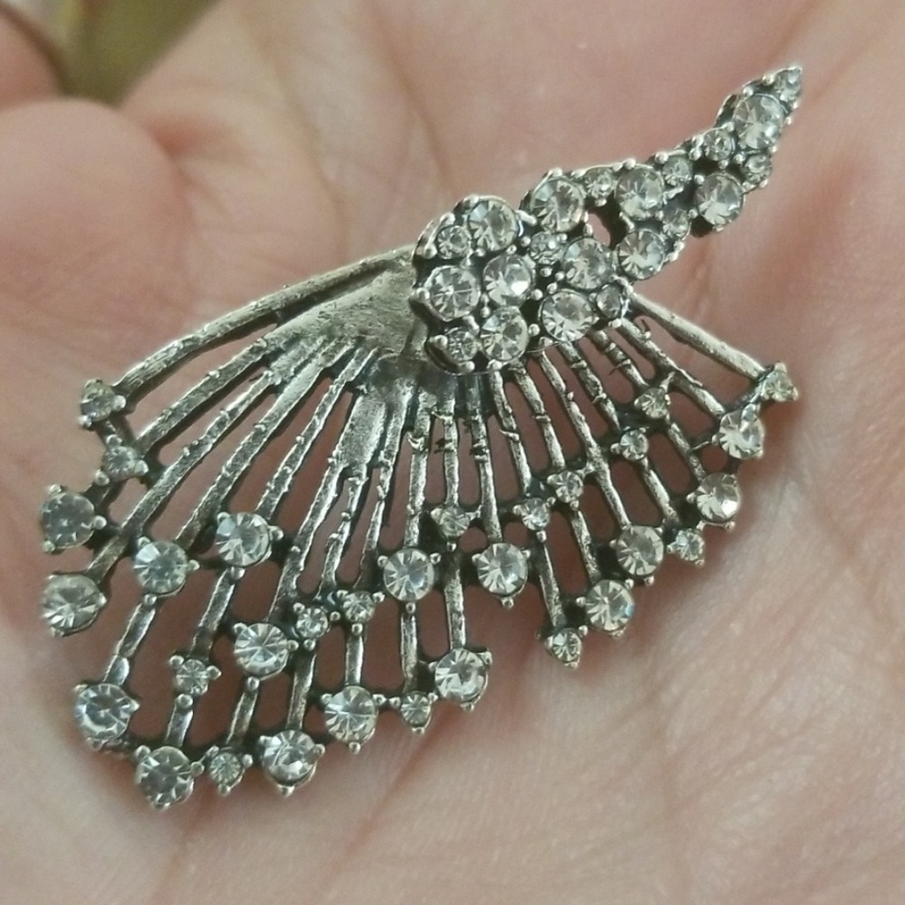 Women Zircon Statement Earring - Picture 4 of 8